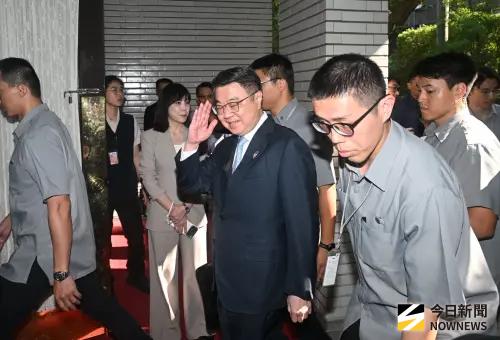 傅崐萁喊加碼明年普發現金2萬　卓榮泰回應了