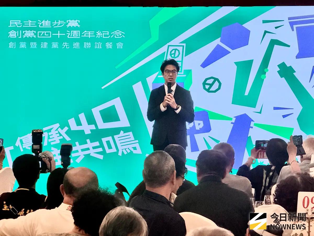▲沈伯洋坦言收到很多專家對於甘蔗擺法的意見。（圖／記者陳威叡攝）