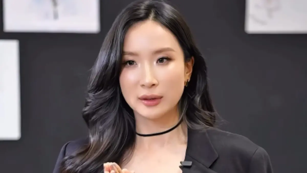 ▲中國娃娃台泰成員娃娃李陳開中文課變CEO，3個副業年營收突破5000萬元，讓她笑說演藝事業像是副業。（圖／HWAHWA LEECHAN IG@hwahwa_chinadolls）