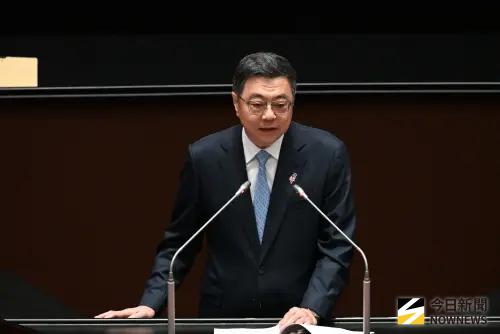 最低工資調漲3萬0900元、時薪205元　逾261萬名勞工受惠