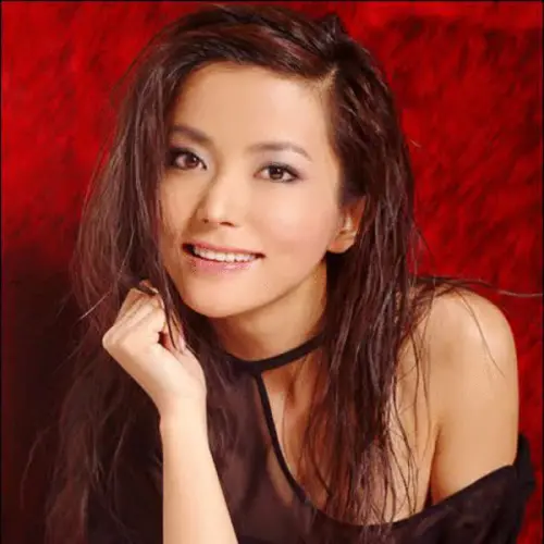 ▲李鈺在《情深深雨濛濛》飾演方瑜，2009年因淋巴癌病逝，享年33歲。（圖／翻攝自愛奇藝微博）