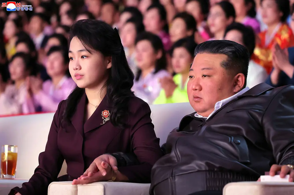 ▲南韓國情院公開北韓領導人金正恩與女兒金主愛的健康狀況與身高體重資料。（圖／美聯社／達志影像）