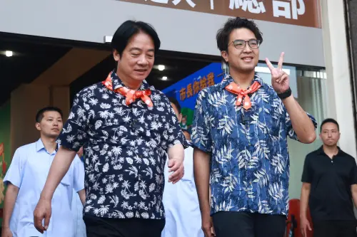 內湖掃街被藍委酸「人工洋流」　沈伯洋：她開心我就開心