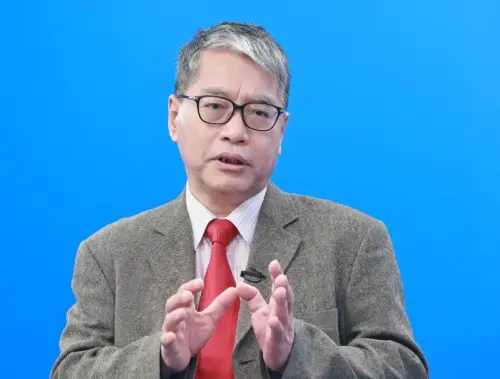 Lai I-chung discusses international affairs. (TCN)