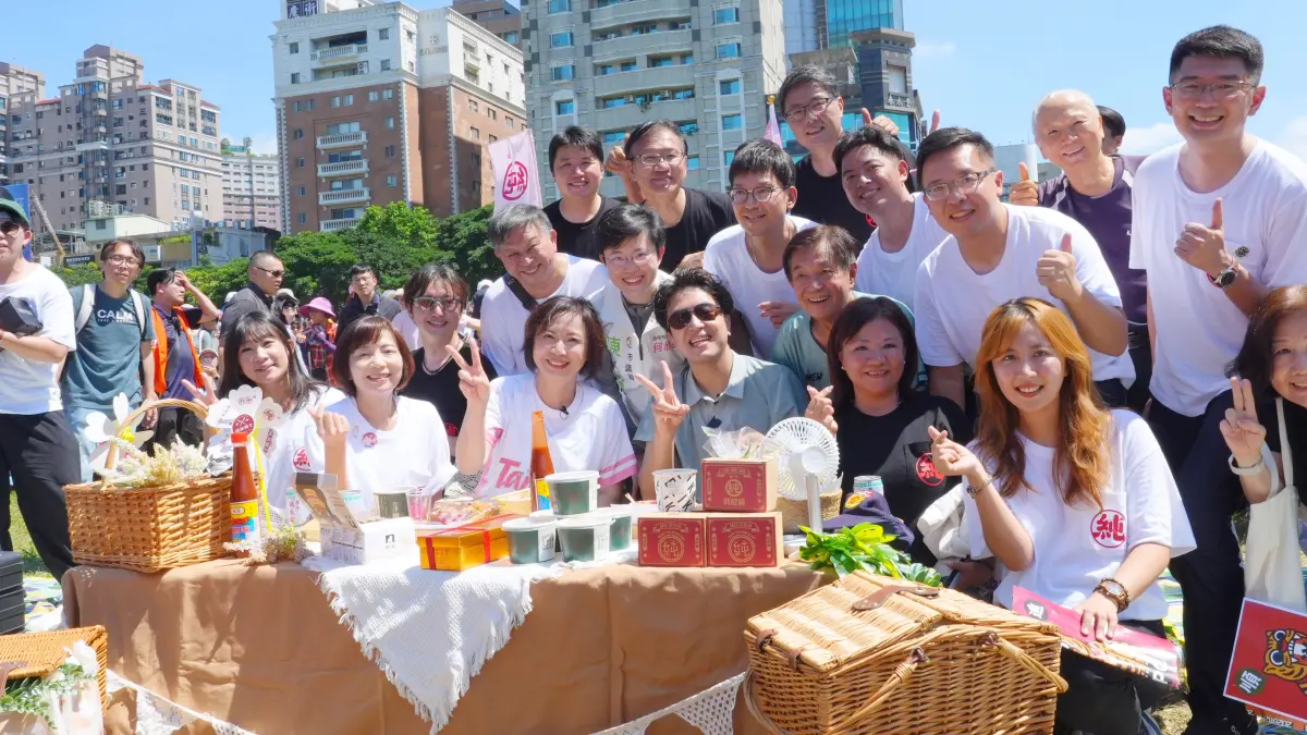 ▲沈伯洋在台中野餐後，許多「台中味」因洋流在網路爆紅。（圖／何欣純提供，2026.09.30）