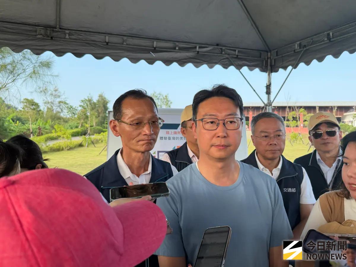 ▲交通部長陳世凱針對中秋疏運，旅客擁擠、第一線同仁壓力大等表達歉意。（圖／記者李青縈攝） 