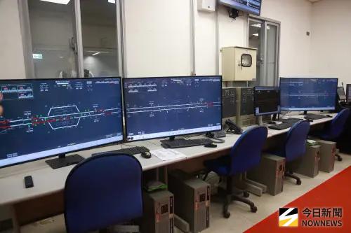 ▲臺南車站新站即將落成啟用，媒體導覽展示了車輛調度系統。（圖／記者葉政勳攝 ,2026.10.01）