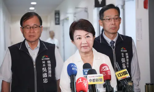 黃國昌端辣題、盧秀燕帶檸檬！三子合體前藍白直球問事「保證酸」