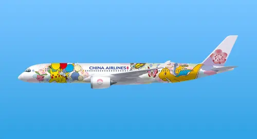 ▲「皮卡丘彩繪機 CI2」採用A350-900客機，機身一側可以看到飛翔皮卡丘、快龍、迷你龍等寶可夢。（圖／翻攝自華航）
