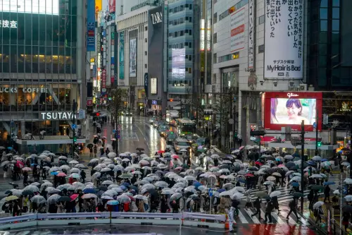 日本永住權「1萬變20萬」！申請費暴漲20倍　新制上路前7小時擠爆