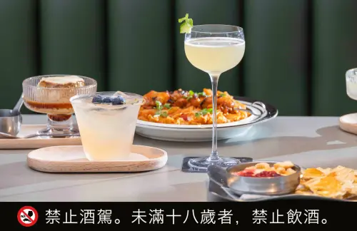 ▲概念店邀請冠軍調酒師設計6款水果元素調酒，以果香及清爽酸甜感搭配主餐、炸物與甜點，讓大家在不同料理間轉換味蕾。(圖 / WalkerLand 拍攝提供)