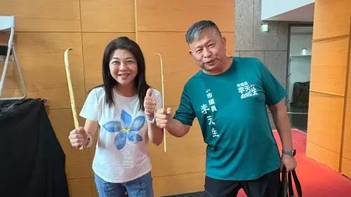 台中選舉出現抓耙子！神筆明重出江湖　還有人準備50萬個購物袋