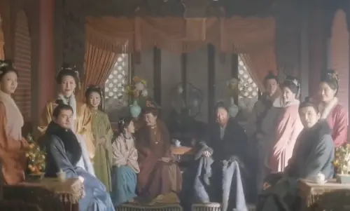 ▲畫面出現沈家人生前的影像。（圖／翻攝自微博）