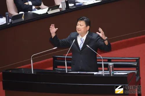 今年超收今年還！藍推「普發2萬」逕付二讀　喊話中央：年底就發