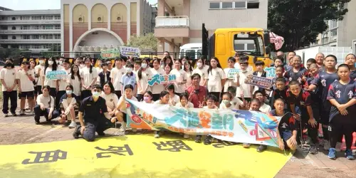 響應今年交通安全月！高雄市區監理所到前金國小進行防禦駕駛安全