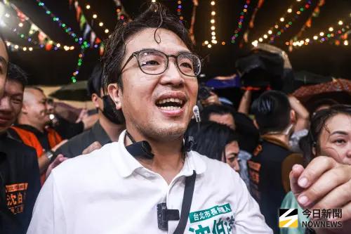港媒爆父親公司「改名」續做中國生意！沈伯洋深夜反擊：消息哪來