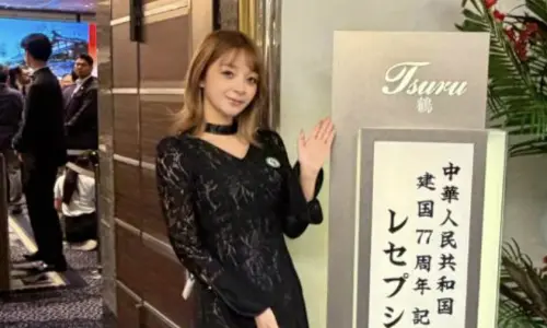 不只吳奇隆舔共！日本女星直衝國慶宴　曾拿《浪姐》人氣斷層冠軍
