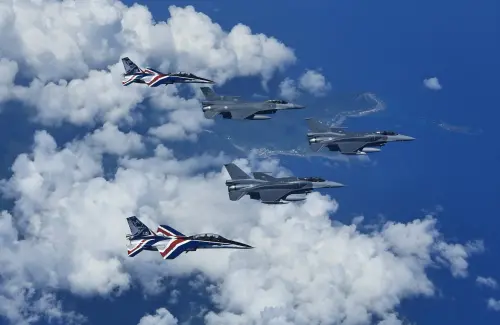 第一視角震撼曝光！F-16V儀表板擺國旗　勇鷹升空伴飛大雁隊形