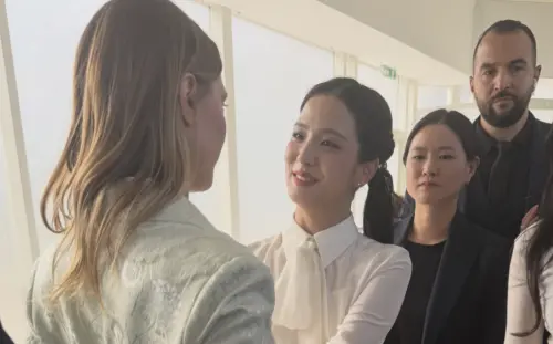1句話讓Jisoo法國淚崩！Dior已故總監女兒喊她：我媽媽的韓國女兒