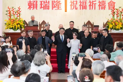 隆貓就是高雄暖流！蕭美琴陪賴瑞隆長老教會祈福順利當選