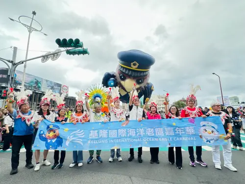 三大鷹氣球萌翻港灣！2026基隆海洋老鷹嘉年華踩街、派對嗨翻天