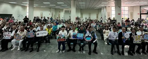 ▲澎湖輪首航台南安平港，台灣港務公司高雄港務分公司及台南市政府等各界進行首航儀式。(圖／高雄港務分公司提供)