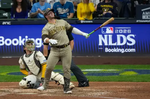 影／教士逆轉轟為何變接殺？一文看懂MLB規則：釀酒人MVP竟是屋頂
