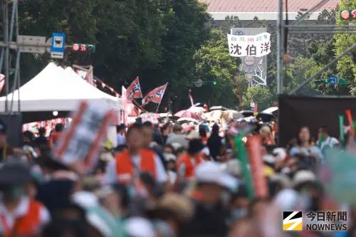 ▲民進黨台北市長參選人沈伯洋總部成立大會吸引大批洋流支持者到場支持。（圖／記者葉政勳攝）