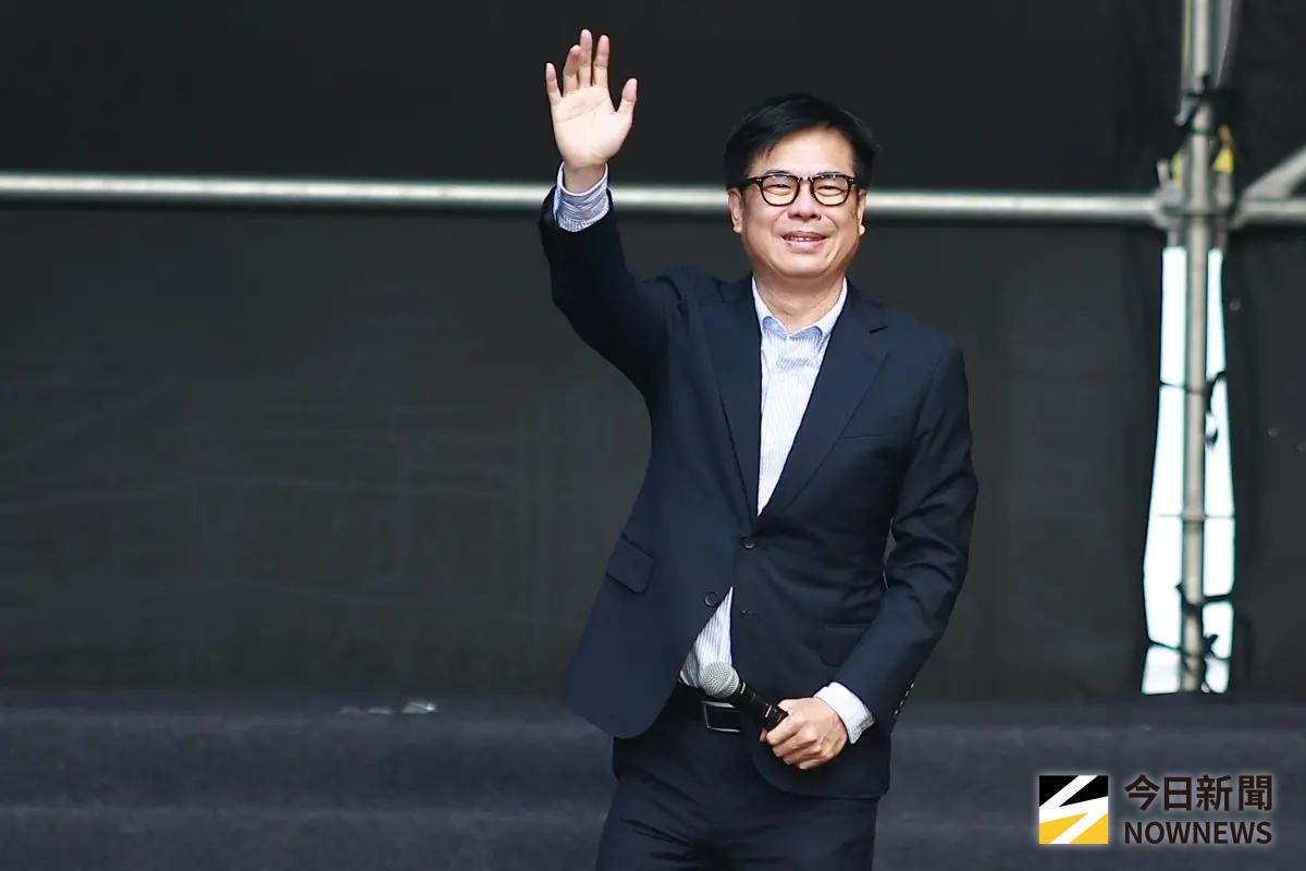 ▲陳其邁自嘲現在是「亡命之徒」沒負擔，評賴瑞隆選情是倒吃甘蔗、漸入佳境。（圖／記者葉政勳攝）