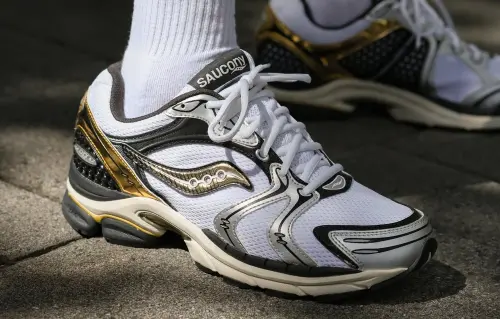Saucony鞋子在紅什麼？彭于晏、Jennie都穿過　公認「3優勢」太神