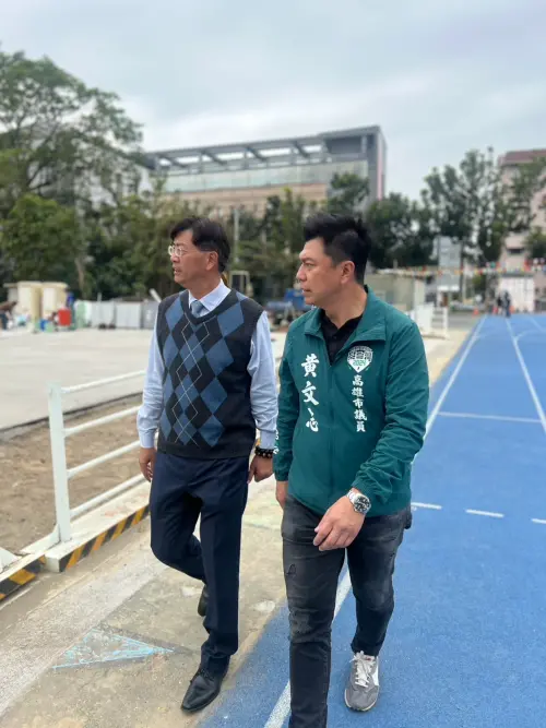 ▲從新設學校、校舍擴建，到通學安全與設備、環境修繕，黃文志親力親為會勘、協助爭取。（圖／市議員黃文志提供）