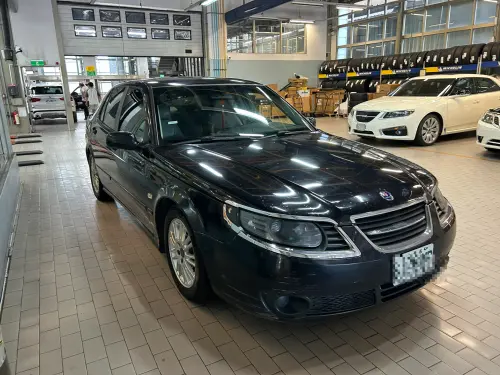 ▲一百萬公里SAAB 9-5在翻新之前的模樣，雖然車主保養得相當好，但仍能看出歷史痕跡。（圖／Saab Taiwan- 總代理商富公司授權使用）