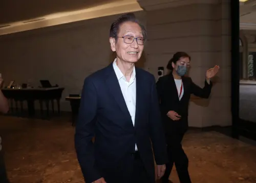▲華碩董事長施崇棠稍早都有出現在下榻飯店。（圖／嚴俊強攝影）