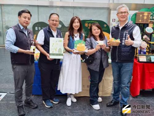 ▲第18屆台中市十大伴手禮評選開跑，包括古典玫瑰園、梨子及七個小日子等上屆首獎品牌，今天熱情參加宣布會。（圖／記者金武鳳攝，2026.10.6)