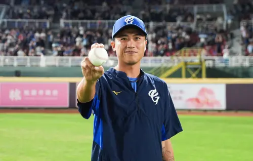 ▲富邦悍將王偉軒昨日對樂天桃猿中繼3.2局無失分，奪下生涯首勝。（圖／富邦悍將提供,2026.10.6）