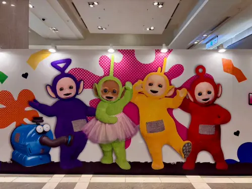 ▲快閃店打造大型角色牆，丁丁、迪西、拉拉、小波與吸塵器諾諾全員集合，成為現場熱門打卡點之一。（圖／記者林若瑋攝）