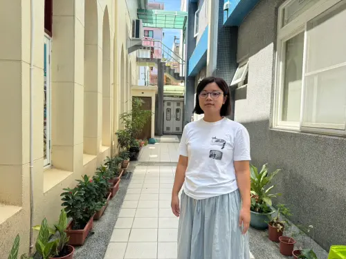 ▲台灣移工聯盟MENT議題工作者藍雨禎接獲印尼籍移工阿潘（化名）的求救電話，協助向他們替公部門反映。（圖／記者陳偉周攝）