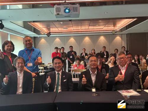 力拼台中直飛北九州定期化 市長飛台行銷拓客源
