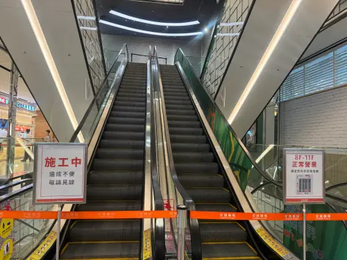 ▲新北新莊宏匯廣場8樓改裝中，目前禁止民眾進入。（圖／記者鍾怡婷攝）