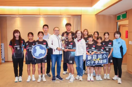 ▲新北市新莊國小手球隊遠征丹麥 勇奪分齡賽冠軍 (圖 / 新北市政府體育局提供)