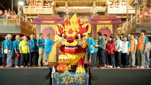 火獅來了！火獅開光點睛「左營萬年季」登場