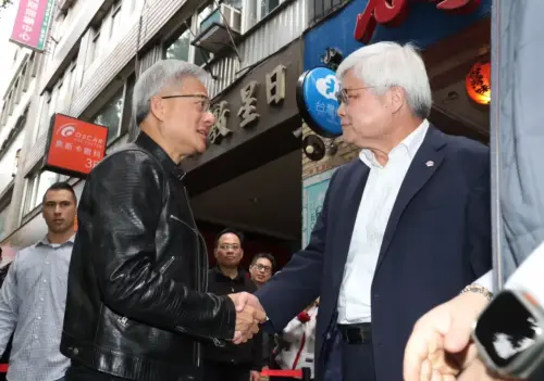 TSMC CEO C.C. Wei shakes hands with Nvidia CEO Jensen Huang. (TCN)