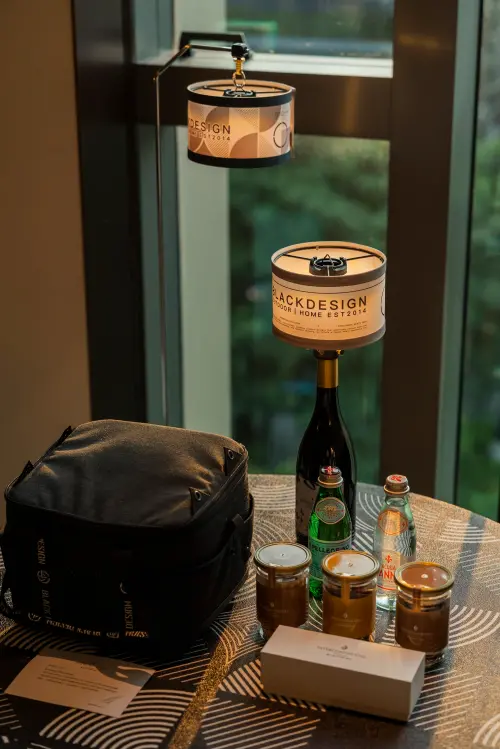 ▲住房專案包含迎賓點心與飲品、餐車限定餐點、兩杯音樂節特調、現場聆聽表演座席保留、品牌保溫袋及翌日早餐。（圖／勤美洲際提供)