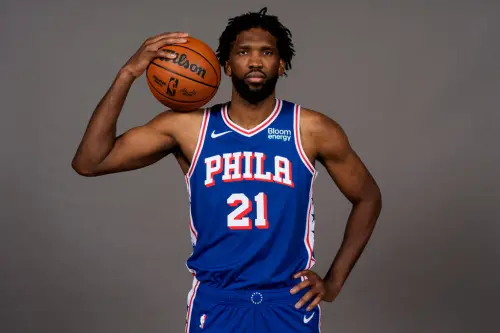 ▲恩比德（Joel Embiid）出戰24分鐘僅5投1中拿下6分，卻狂吞高達8次失誤，甚至因抱怨裁判吞下技術犯規。（圖／美聯社／達志影像）