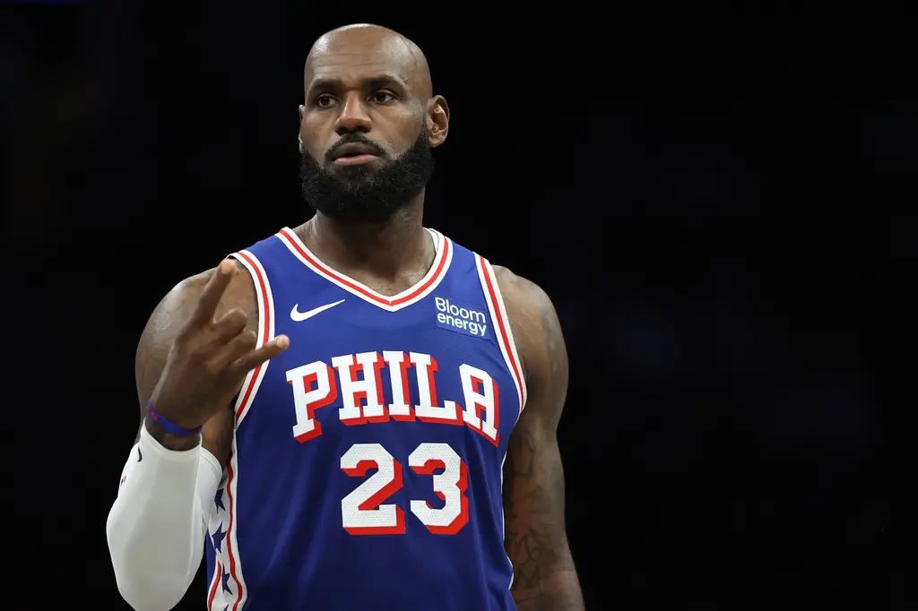 ▲「詹皇」詹姆斯（LeBron James）僅出戰18分鐘便打卡下班，全場運動戰僅出手1次順利命中，並靠著罰球8罰8中，繳出10分、4籃板、5助攻與1抄截的全面數據。（圖／美聯社／達志影像）