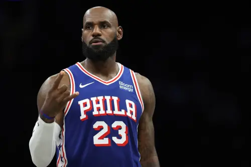 ▲「詹皇」詹姆斯（LeBron James）與布朗（Jaylen Brown）休賽季加盟費城76人，與恩比德、馬克西組成豪華爭冠陣容。（圖／美聯社／達志影像）