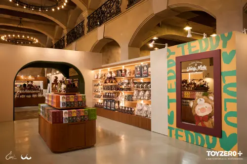 ▲「Teddy LuLu 時空療癒雜貨店」集結多款Teddy系列新品等你收藏。（圖／TOYZEROPLUS提供）