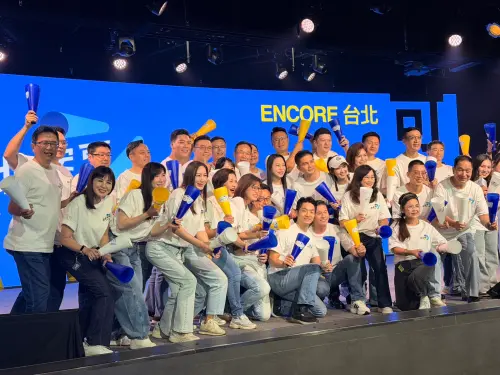 蔣萬安公布競選主題曲〈台北安可〉！開金嗓和市議員飆唱