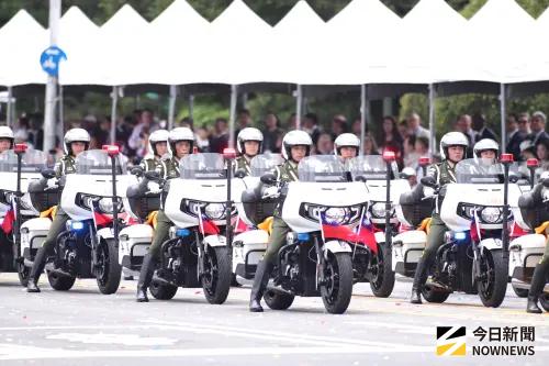 ▲憲兵指揮部快速反應連在國慶典禮上表演。（圖／記者朱永強攝 ,2026.10.10）