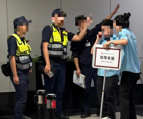 皮卡丘之亂！信義區排隊人潮失控「粉絲隔空叫囂」　警察急到場
